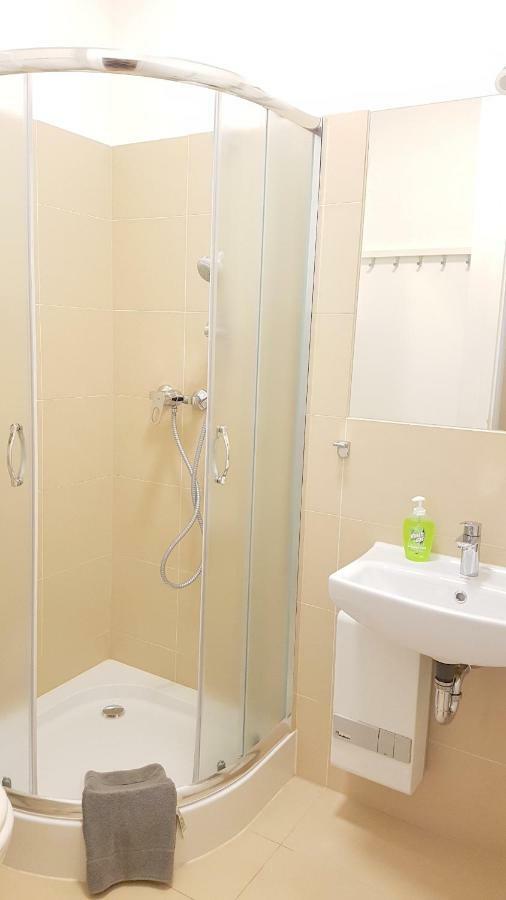 Kvh By Rockchair Apartments L Superhost Status L Boxspringbett Am Schloss Charlottenburg Welcomes You! เบอร์ลิน ภายนอก รูปภาพ